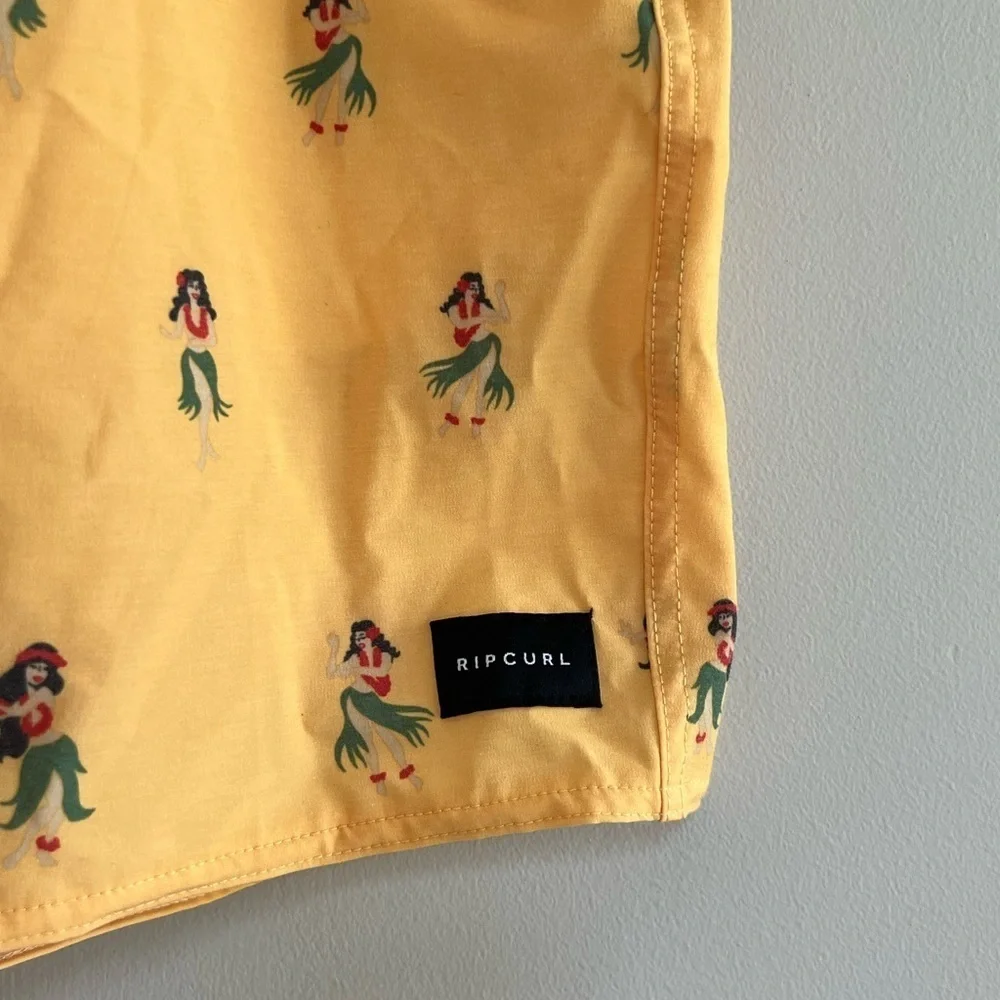 Rip Curl NWT Tropical Vibes 17” Volley Swim Board Shorts Washed Yellow, XXL